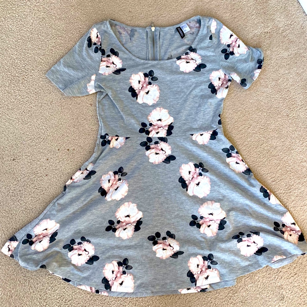 H&M grey floral dress size L